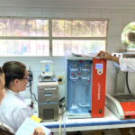Microkjeldahl Behrotest K40 con neutralizador Behrosog 3 y unidad de destilación a vapor S3 (Alemania)